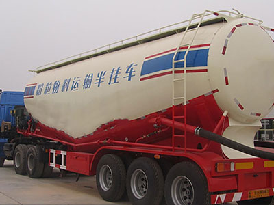 Mangueira de borracha para manuseio de materiais a granel